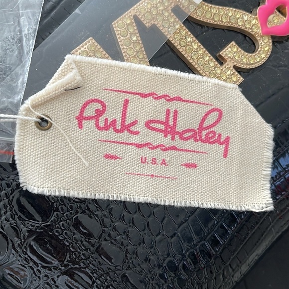 KISS Metallic Clutch, Wristlet, or C-Body. - Picture 5 of 5